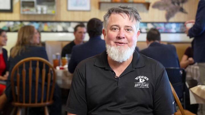 Ron DeSantis visitó un restaurante Amish en Sarasota