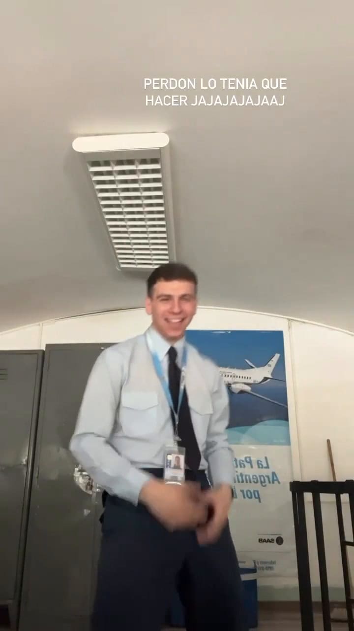 El doble del Dibu Martínez imitó su festejo