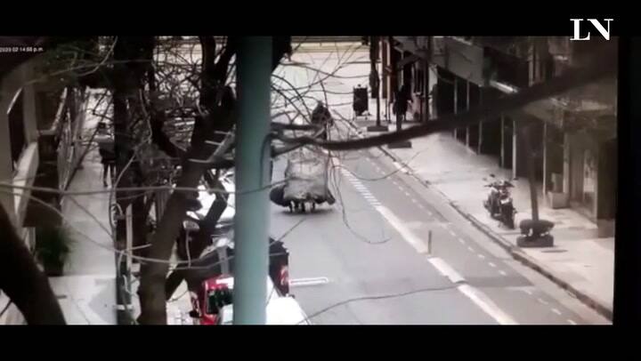 Brutal robo a una mujer en Recoleta