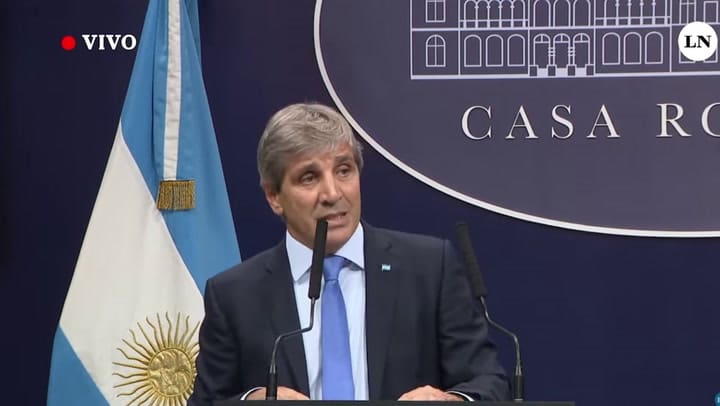 Luis Caputo: “Hemos decidido aumentar el nivel de superávit por encima de lo que le habíamos propuesto al FMI”