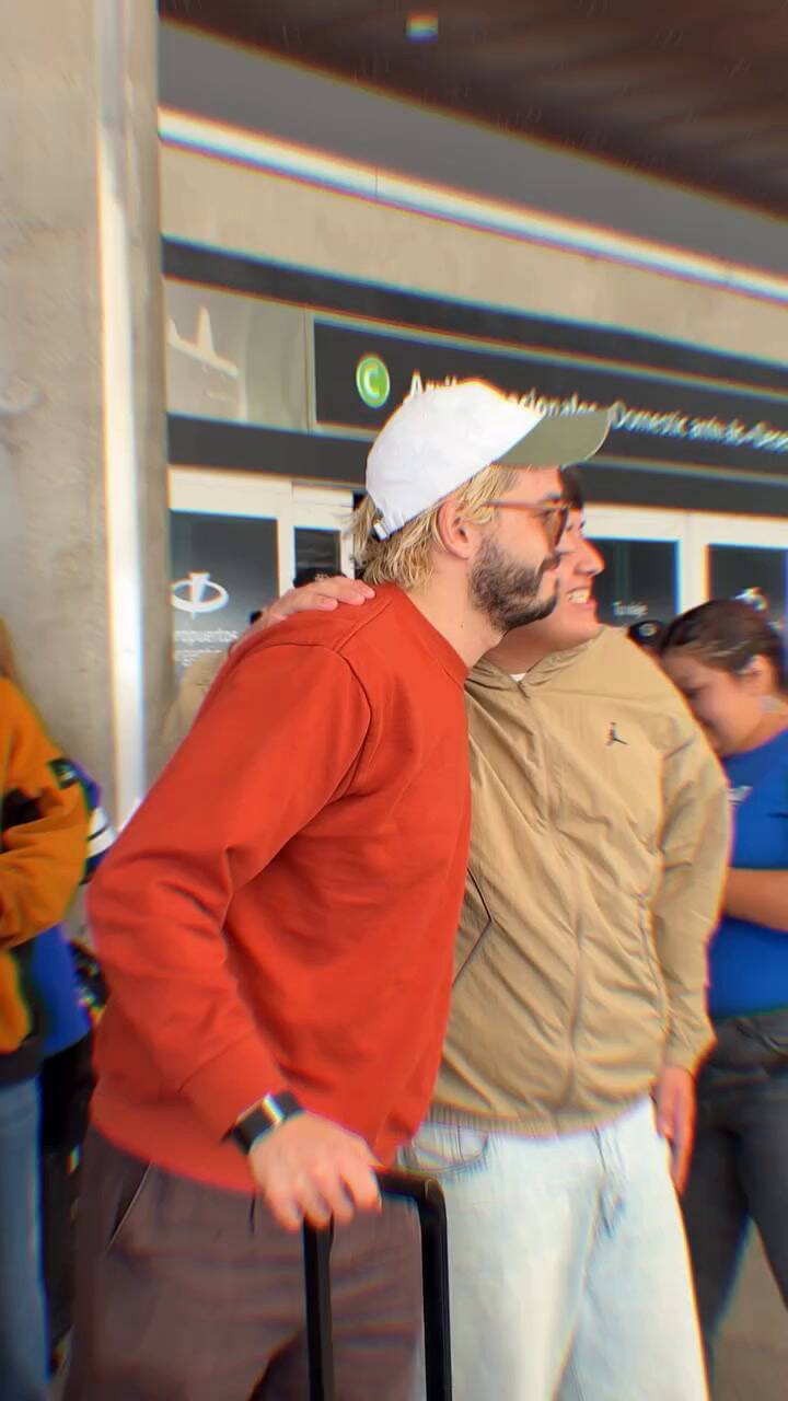 Morat arribó a la Argentina: la calidez de su público que le pidió autógrafos y fotos a la banda