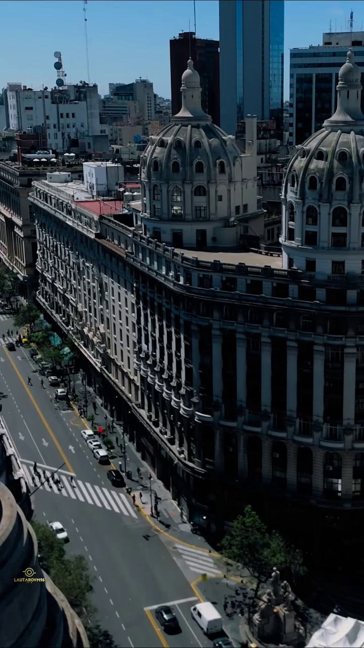 Diagonal Norte y Florida, la esquina de las cúpulas
