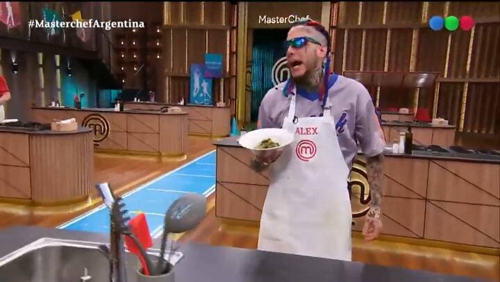 MasterChef Celebrity: Vincularon a Alex Caniggia con una de sus compañeras - Fuente: Telefe