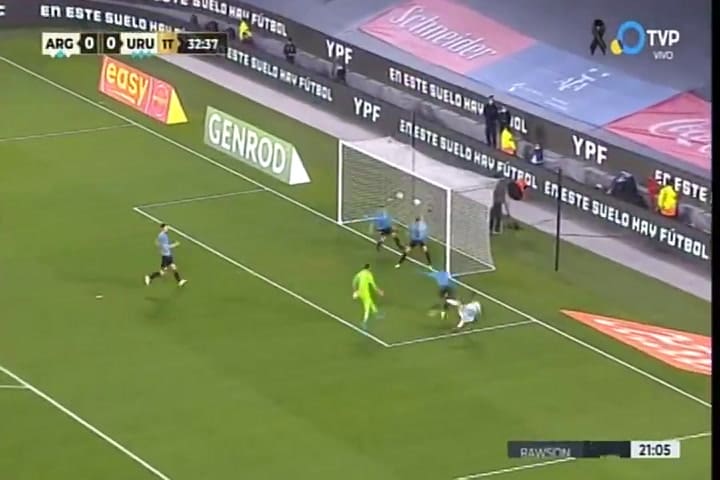 Casi gol de Lo Celso