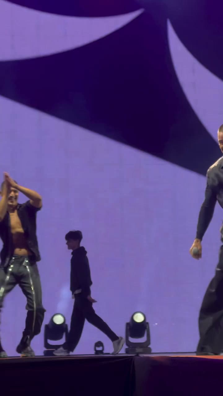 Valentino debuta como bailarín junto a su padre Ricky Martin