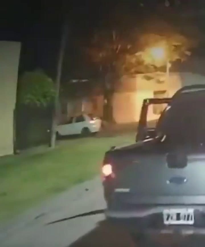 Discutió con un colectivero y fue a buscarlo para pegarles, pero atacó a otro chofer