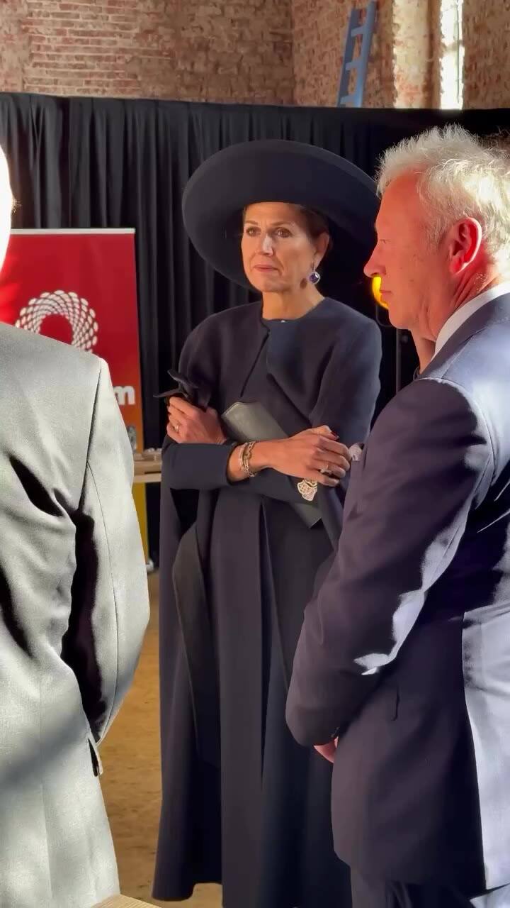 La reina Máxima participó de la inauguración de una fábrica y causó furor con su look
