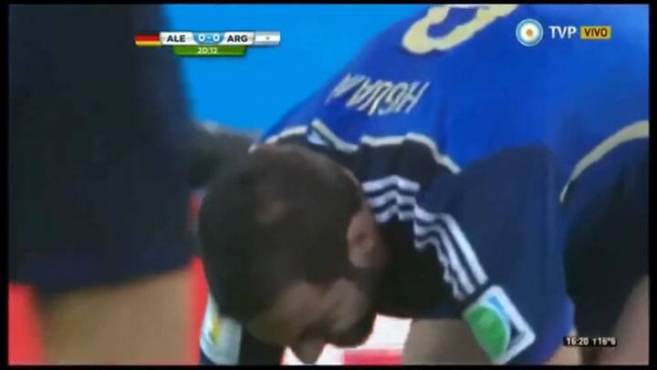 Las erradas de Higuain en las finales