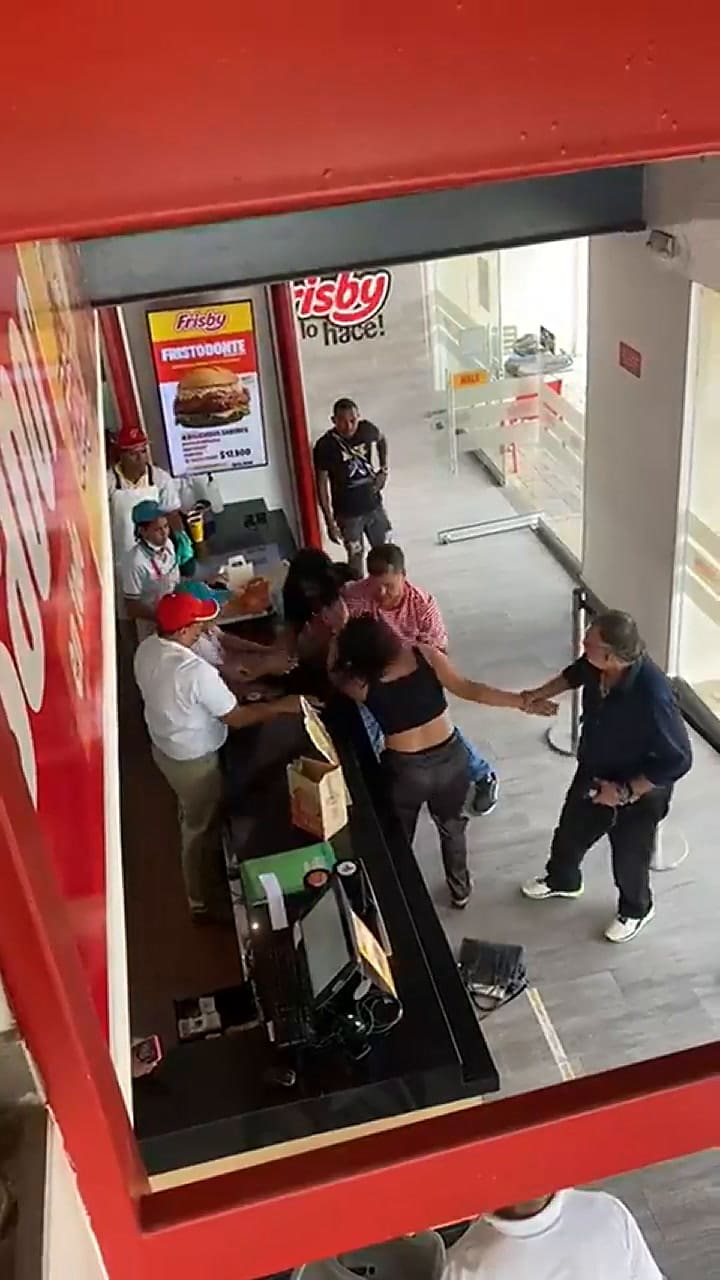 La pelea que causó revuelo en el restaurante