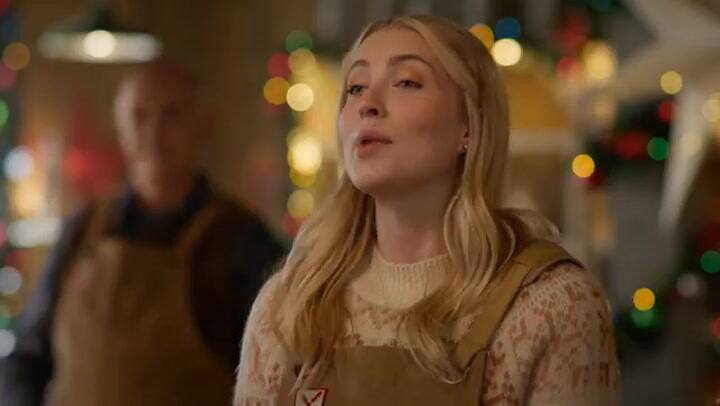 Christmas on Mill Street, trailer