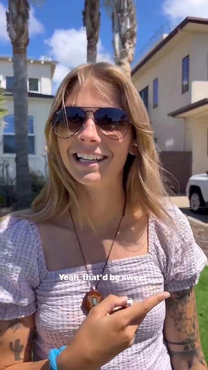 Una mujer detalló que vive en una forgoneta y la mostró por dentro