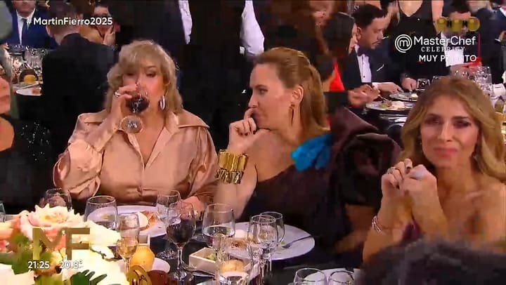 OLIVER QUIROZ: Mejor Cronista/Movilero - MARTIN FIERRO 2025