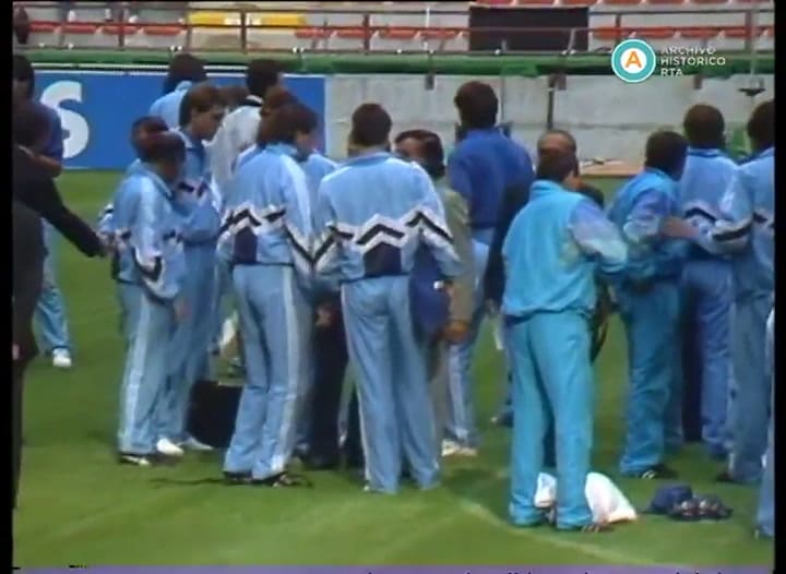 Italia 90: la visita de Menem a la selección antes del debut ante Camerún - Funete: ATC