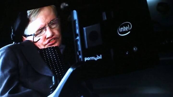 Stephen Hawking advirtió que la vida terrestre colapsará en 600 años