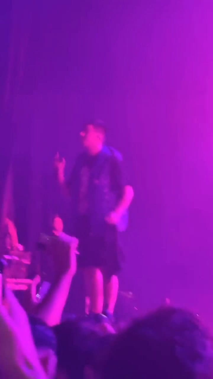 Duki paró un show porque robaron un celular