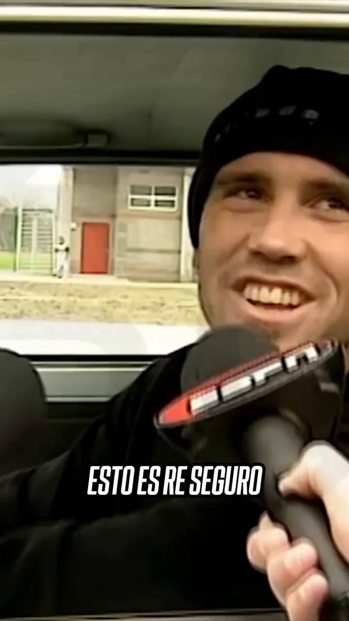 Una de las tantas ocurrencias de Chacho Coudet: arribó a un entrenamiento con un Fiat 147