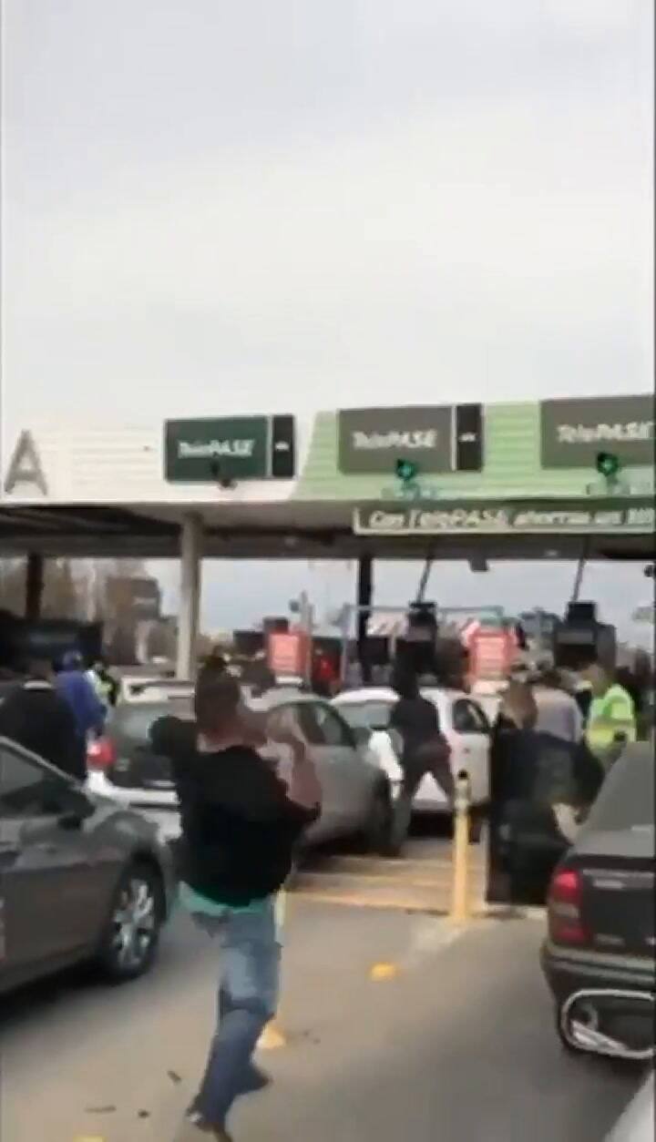 Protestas e incidentes en el Peaje Dock Sud - Video 1