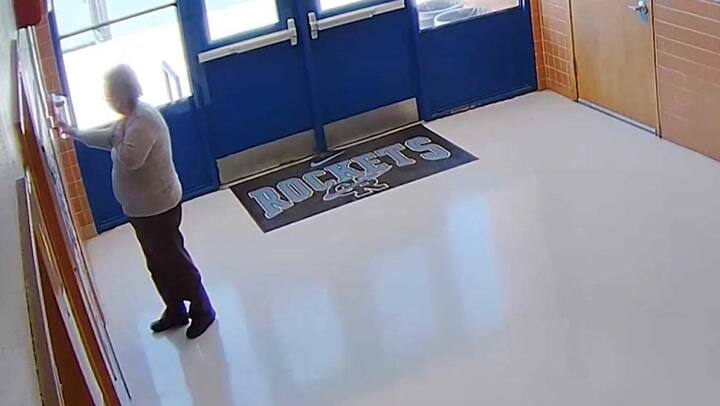 En Nuevo México: se atragantó comiendo un burrito y la rápida acción del conserje le salvó la vida