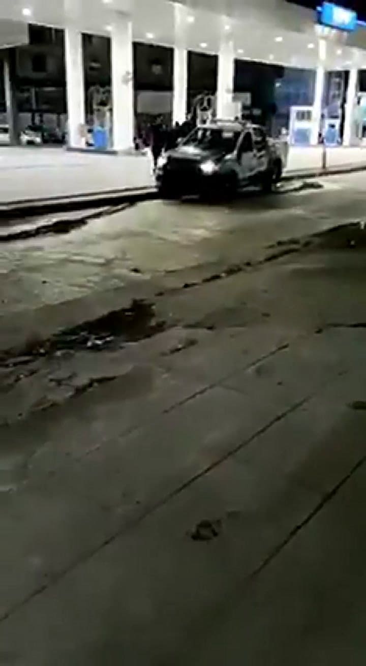 En 2021 un patrullero arruinó una calle recién pavimentada en Hurlingham