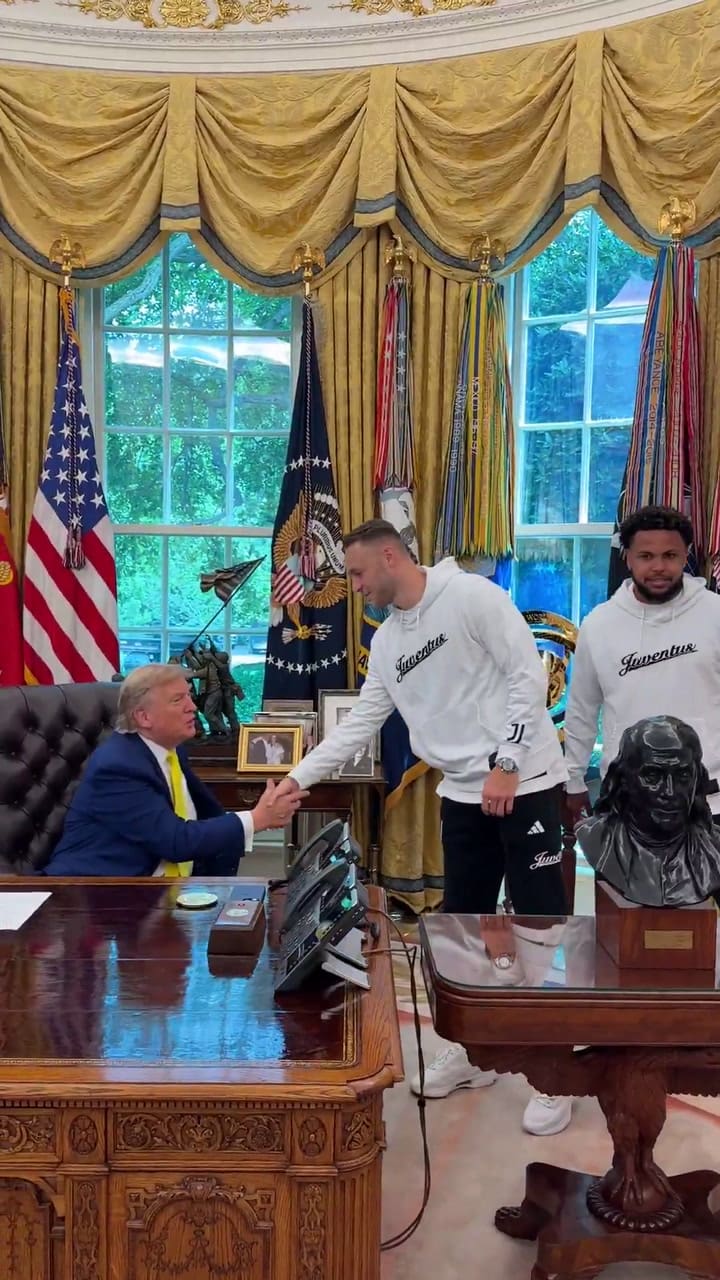 Trumps begroeting met de Juventus-selectie