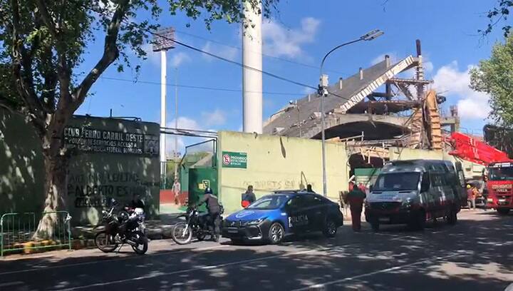 Así se cayó la tribuna en Ferro