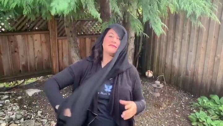 Yasmine Mohammed, activista en el movimiento libre de Hijab, en redes sociales contra el #HijabDay