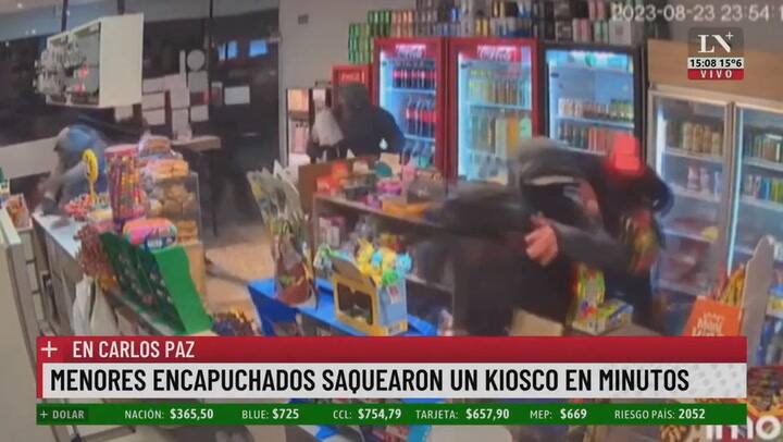 Carlos Paz: menores encapuchados saquearon un kiosco en minutos