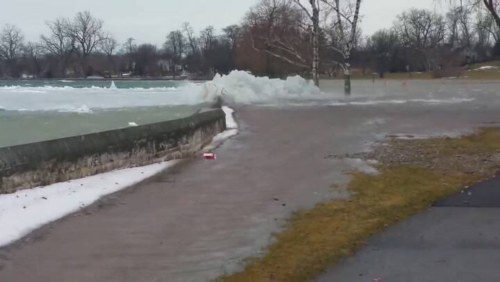 Tsunami de hielo en Canadá - Fuente: YouTube