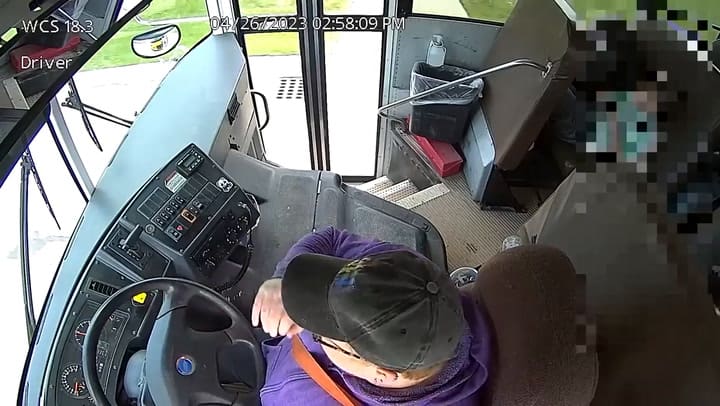 Un niño de 13 años se vuelve héroe con su espectácular maniobra