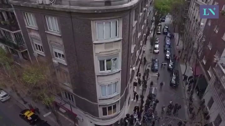 Así se vieron desde un drone los allanamientos al departamento de Juncal de Cristina