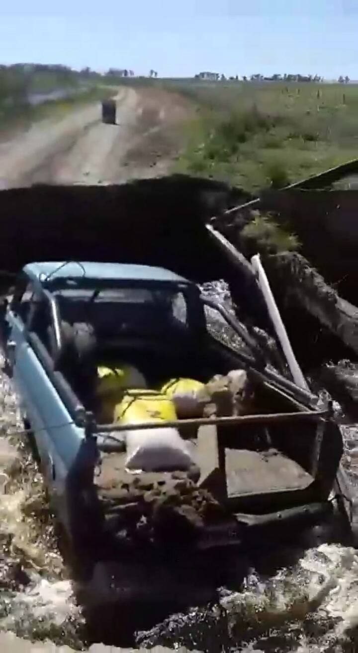 El agua hizo ceder un puente en Pila, provincia de Buenos Aires
