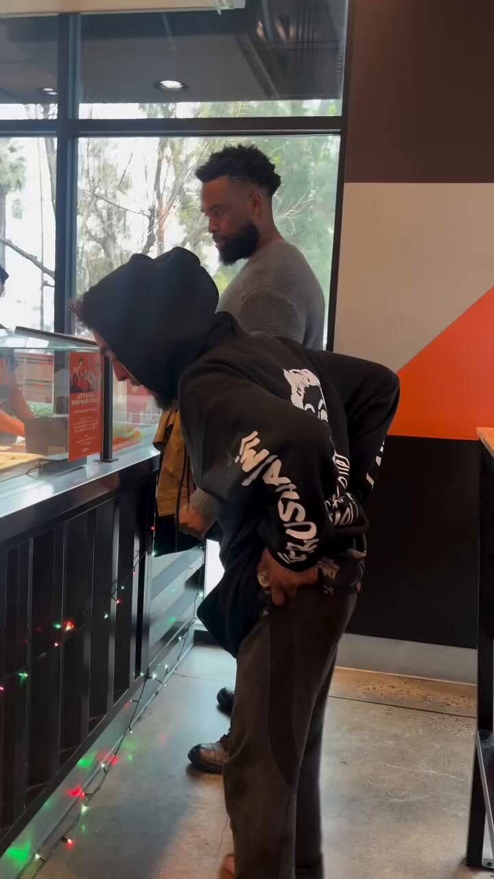 Daniel Curtis Lee ayudó a su amigo Tylor Chase