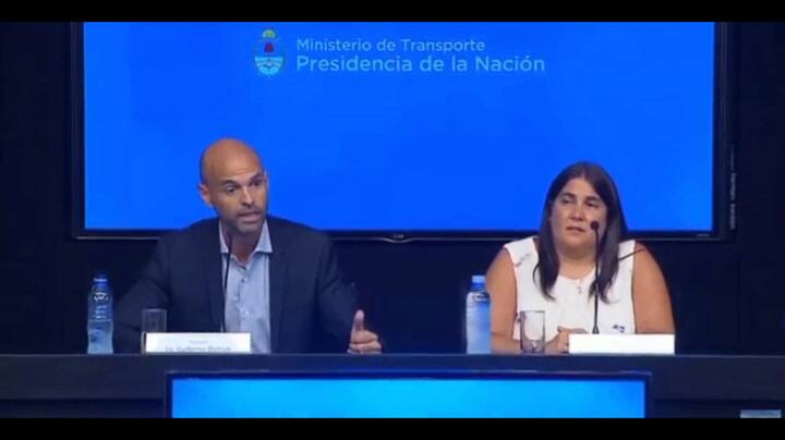 Guillermo Dietrich anunció el aumento del boleto de trenes y colectivos - Fuente: Casa Rosada
