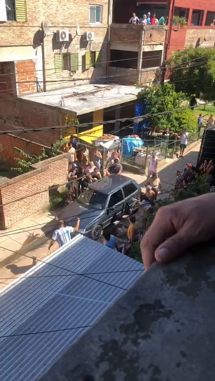 Terror en La Cava: en medio de un ajuste de cuentas entre bandas, sicarios dispararon y mataron a un jubilado