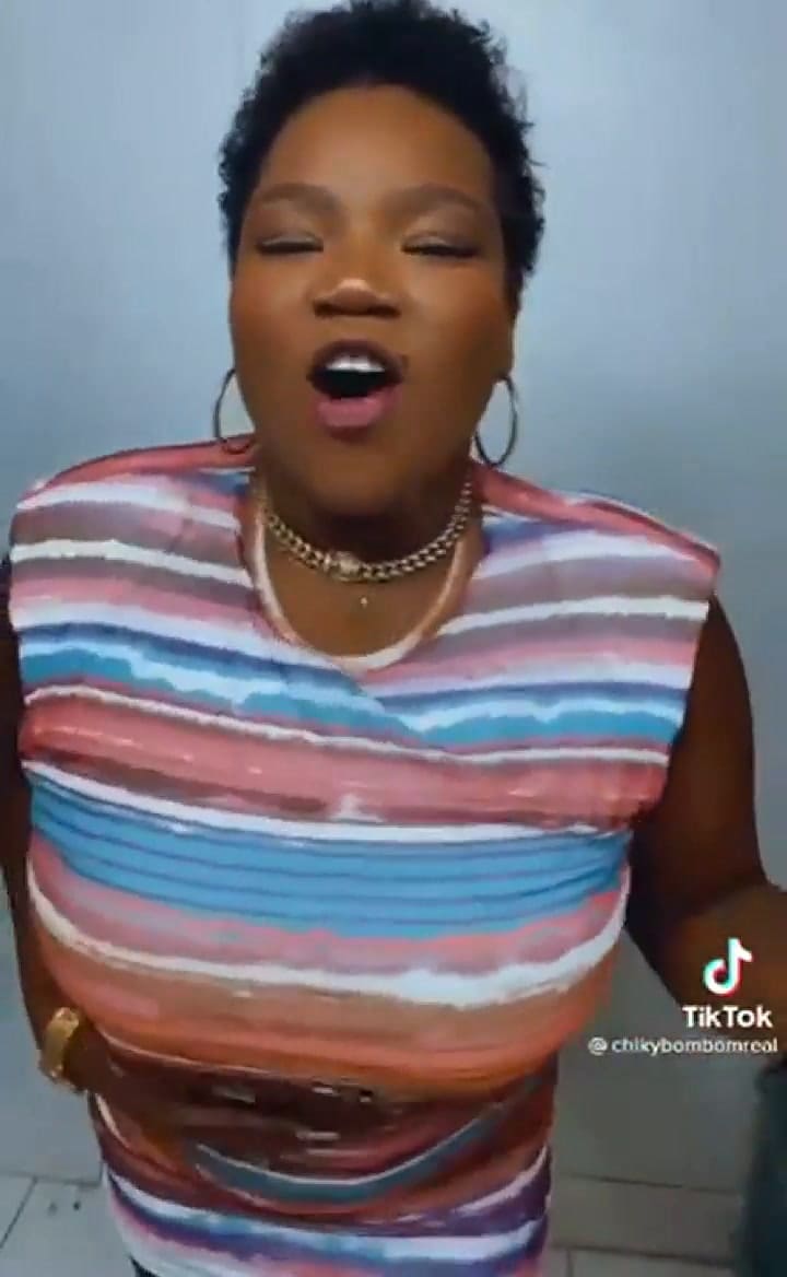 Chiky BomBom motiva a sus seguidores a través de sus redes sociales