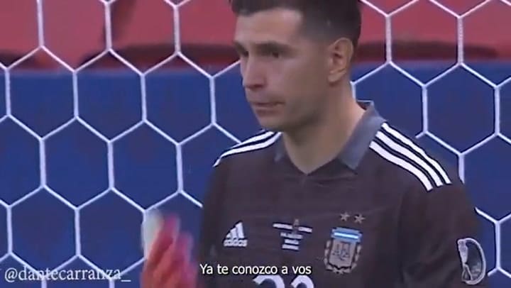 "Mirá que te como", la advertencia de Dibu Martínez a Yerry Mina