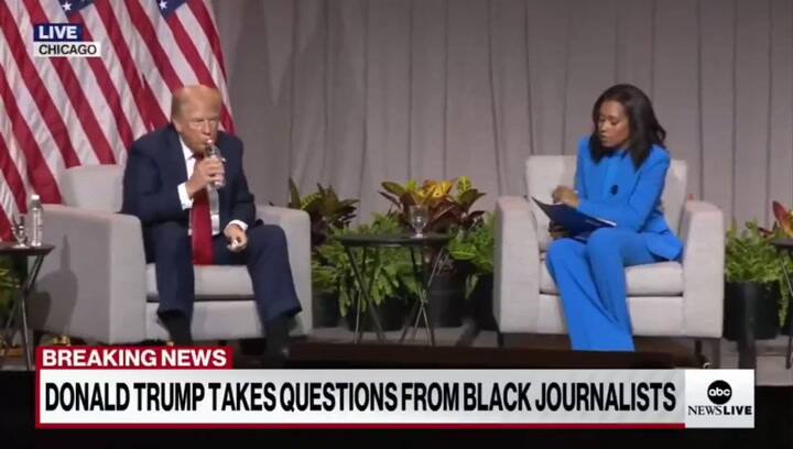 Donald Trump Bebe El Agua