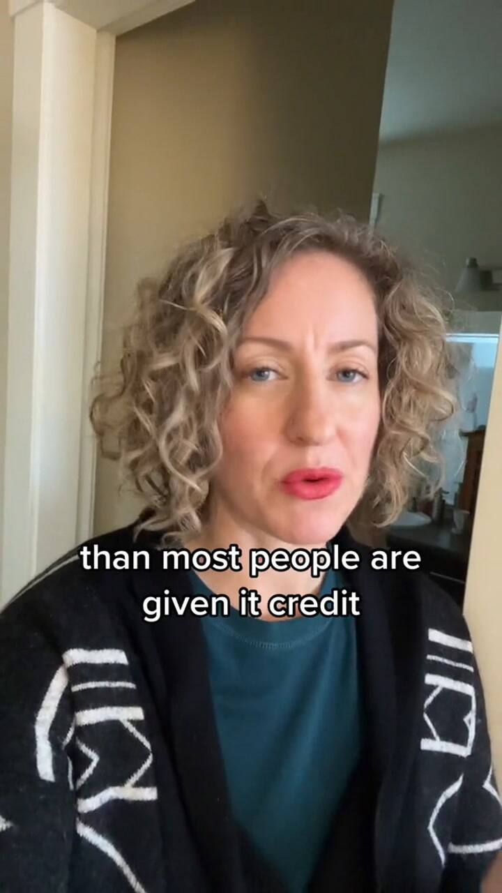 Una mujer explicó cómo se enamoró de un árbol