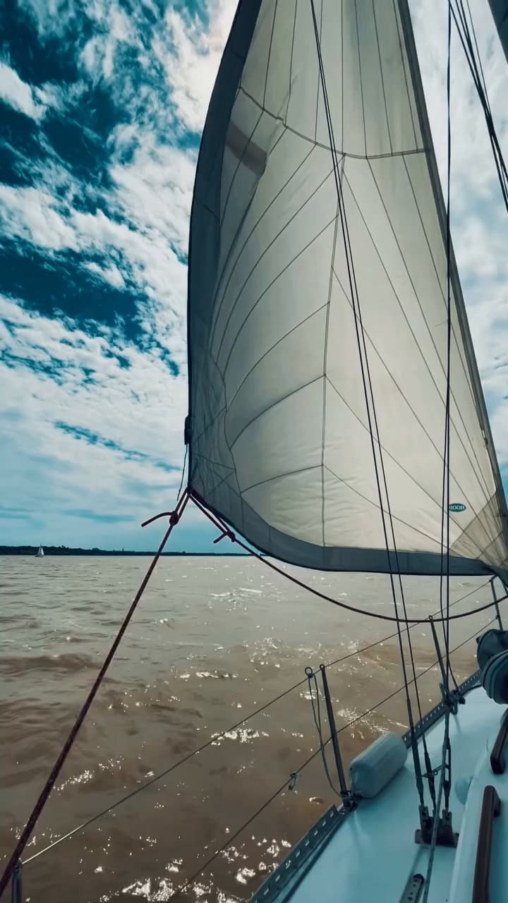 Viento, río y atardecer: una experiencia distinta para hacer en Tigre el fin de semana