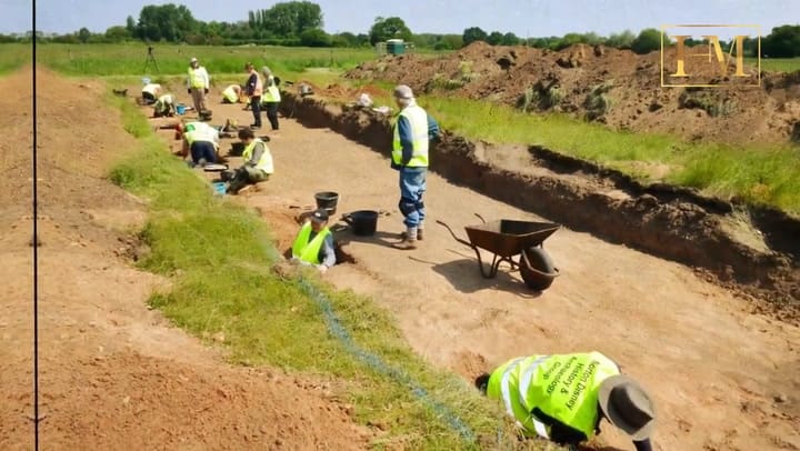 Encuentran un dodecaedro romano en Reino Unido que deja a todos atónitos