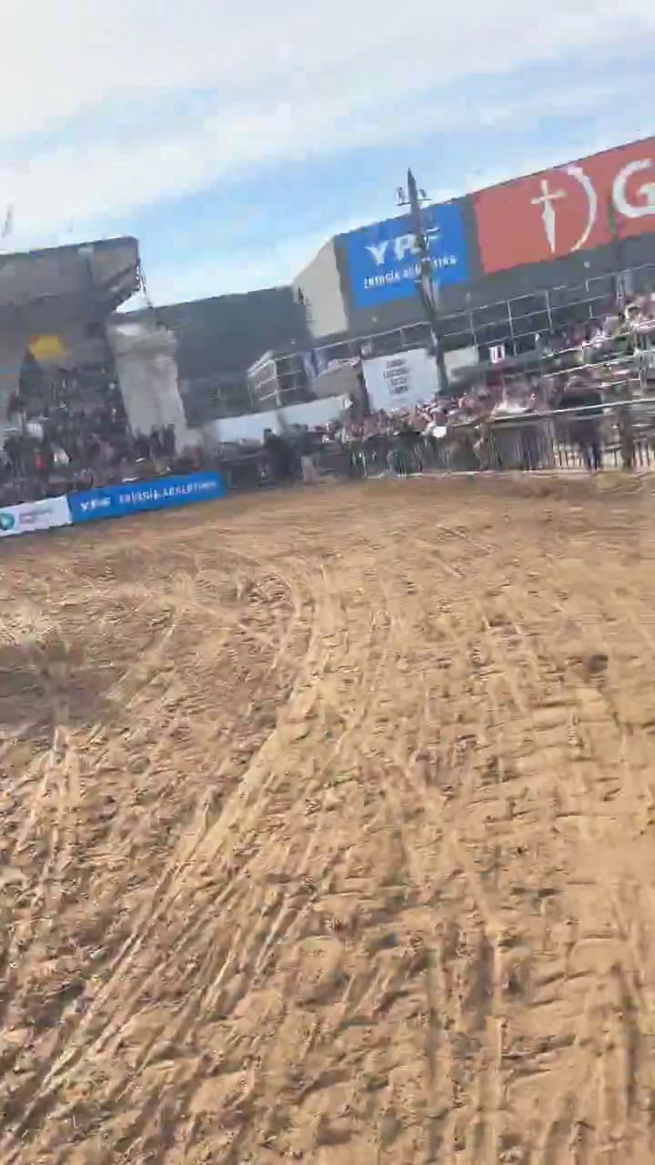 Protestantes entran a La Rural