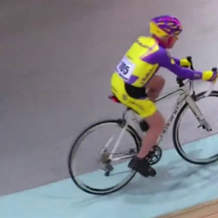 El ciclista francés Robert Marchant, de 105 años, logró el miércoles el récord mundial