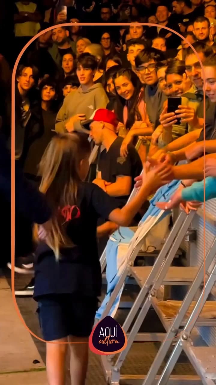 Así se despedía Agustín del escenario tras cantar con Divididos