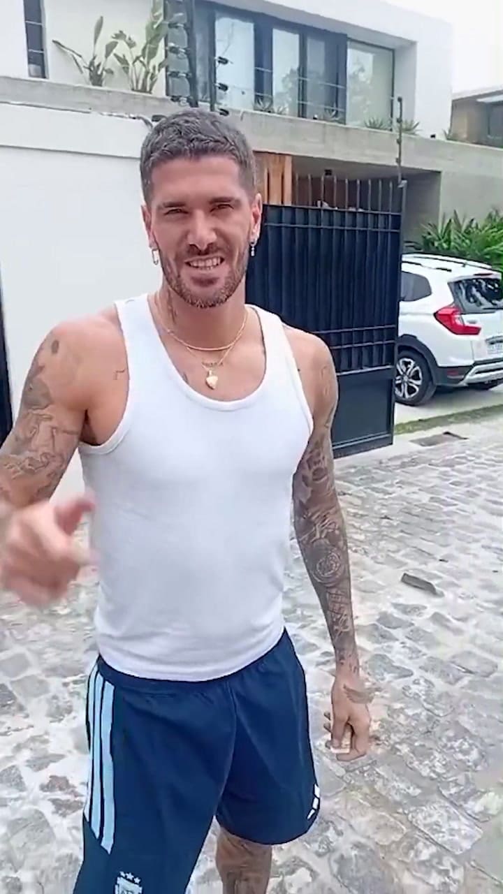 Un repartidor salió a entregar un pedido y terminó viviendo un momento inolvidable