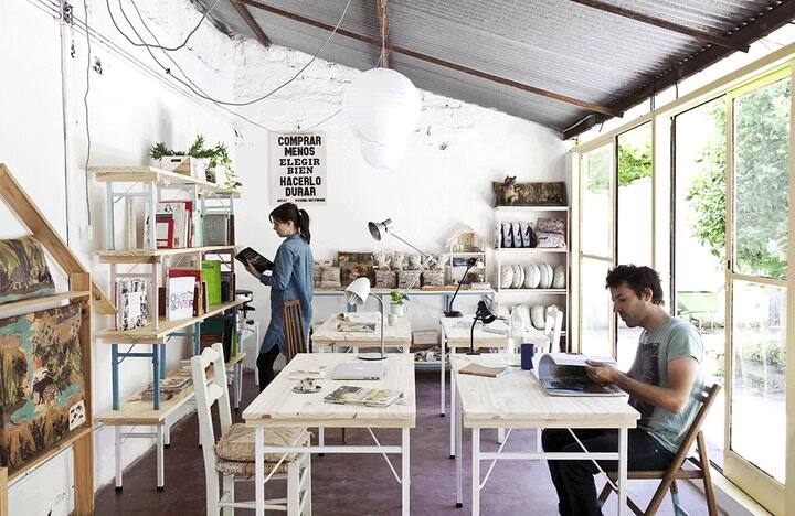 Una oficina comunitaria con mil usos