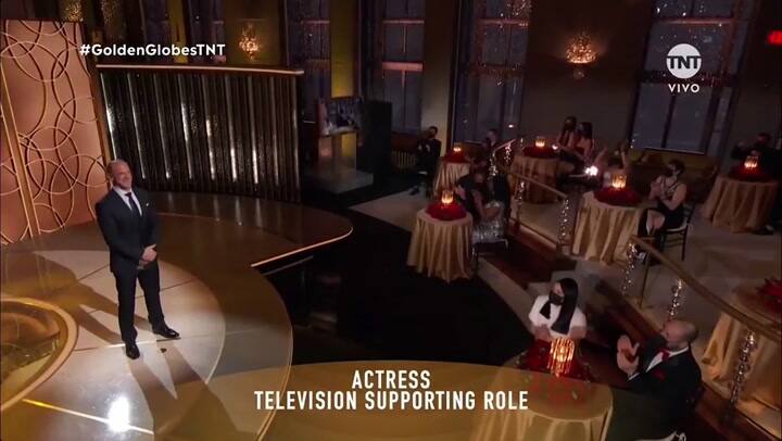 Mejor Actriz de reparto en TV: Gillian Anderson por The Crown