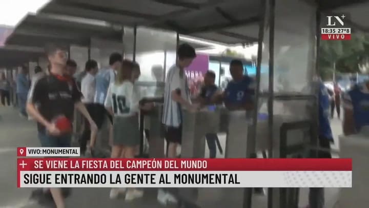 Ahora: hinchas fueron estafados y son rebotados para ver a la selección
