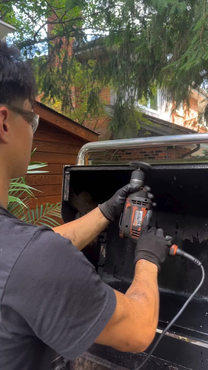 Bbq Cleaning Chronicles - Check Out How Clean Hiro Made This 17 Year Old Bbq Look!#likebrandnew #Shaidlecleaning #Students #Entrepreneur