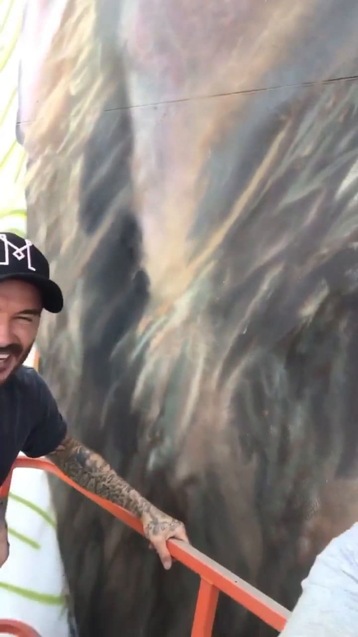 David Beckham supervisa el nuevo mural de Messi en Miami
