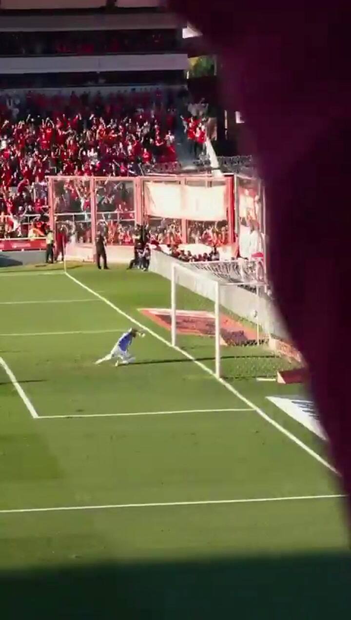 El gol de chilena de Santiago Montiel